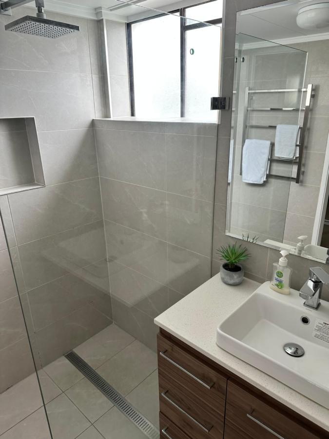 Queensleigh Holiday Apartments Broadbeach Exterior photo